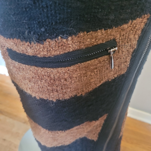 Le Chateau Long Zip Striped Sweater, BNWT, Size M - Picture 3 of 9